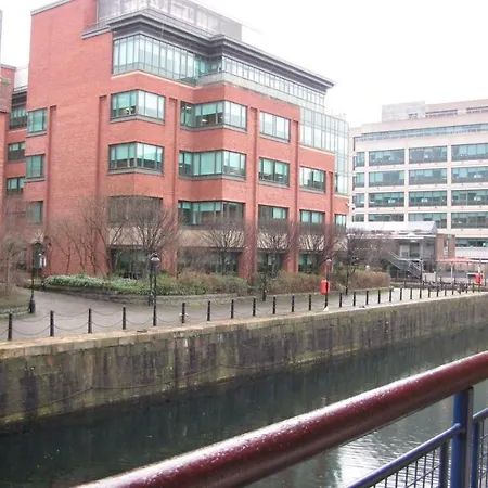 Apartment Centre Ifsc - 2 Bedroom *