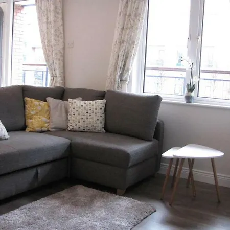 Centre Ifsc - 2 Bedroom Apartment